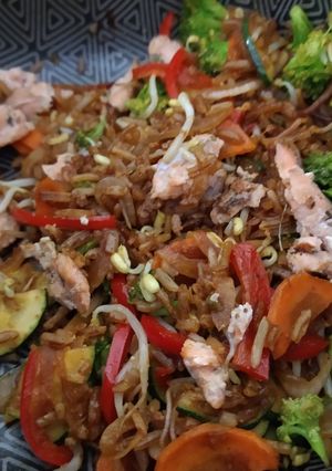 Una foto de Salteado de verduras con trucha