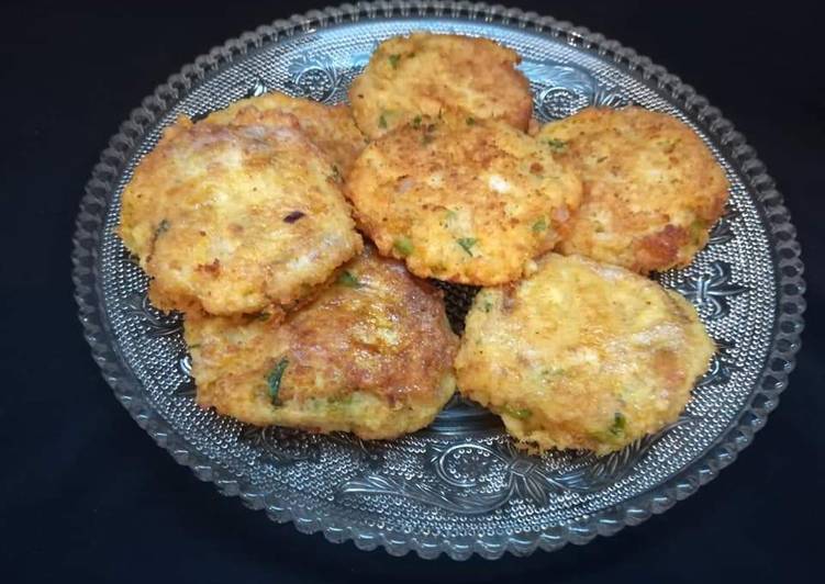 Recipe of Favorite Aloo chicken cutletes