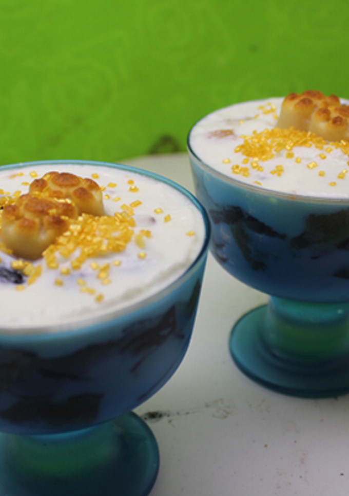 Una foto de Higos con yogurt y oro