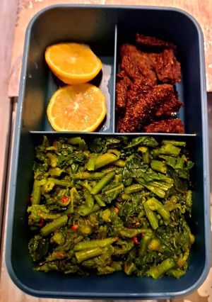 A picture of Clean eating.