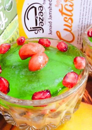 A picture of Upside down Green Trifle.