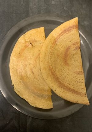 A picture of Sabut Green moong oats dosa.