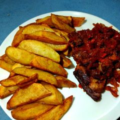 A picture of Potato wedges.