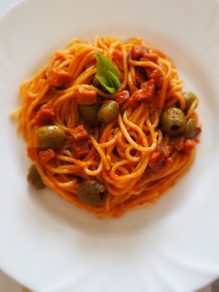 Sonkás paradicsomos spagetti recept fotója