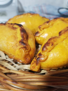 Una foto de Salteñas de pollo Bolivianas🇧🇴