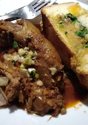 A picture of Bloomin onion bread with kienyeji chicken#myfavoriteeasterdish.