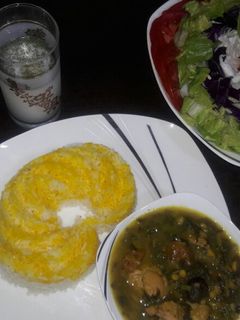 عکسی از دستور خورشت آلو اسفناج متفاوت (با مرغ و لپه)