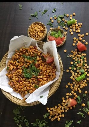 A picture of Chana dal chaat.