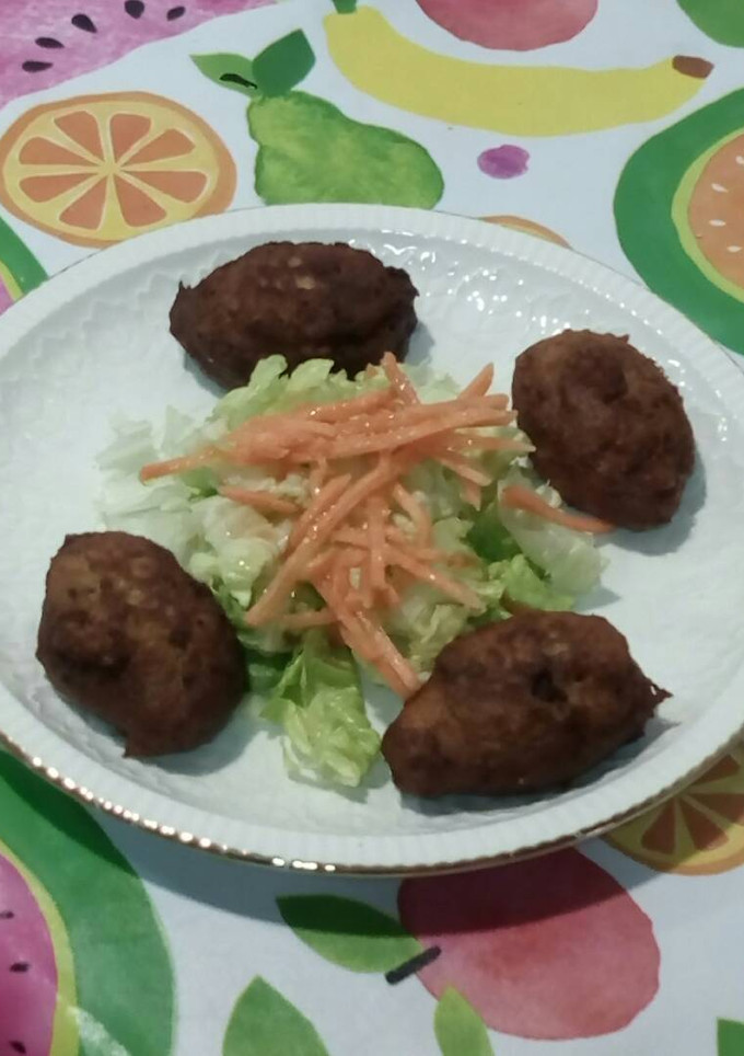 Una foto de Buñuelos de merluza con verduras