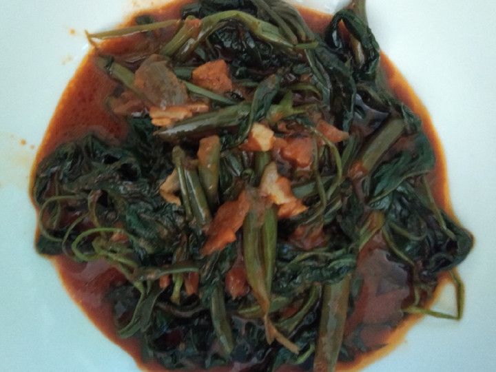 Bagaimana Menyiapkan Tumis kangkung cabe teriyaki yang Menggugah Selera