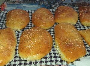 Foto di Panzerotti cotti con formaggio e aneto