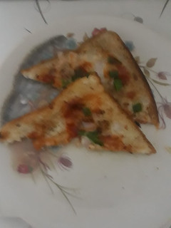 A picture of Bread pizza.