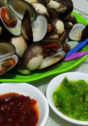 Foto resep Kerang rebus dengan sambal rawit segar