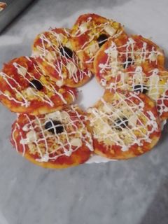 صورة لوصفة ميني بيتزا روعة 🤤👍👍