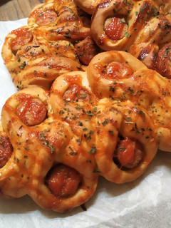 Foto resep Roti Sosis (Caterpillar Bread)