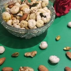 A picture of Healthy snack for munchings.