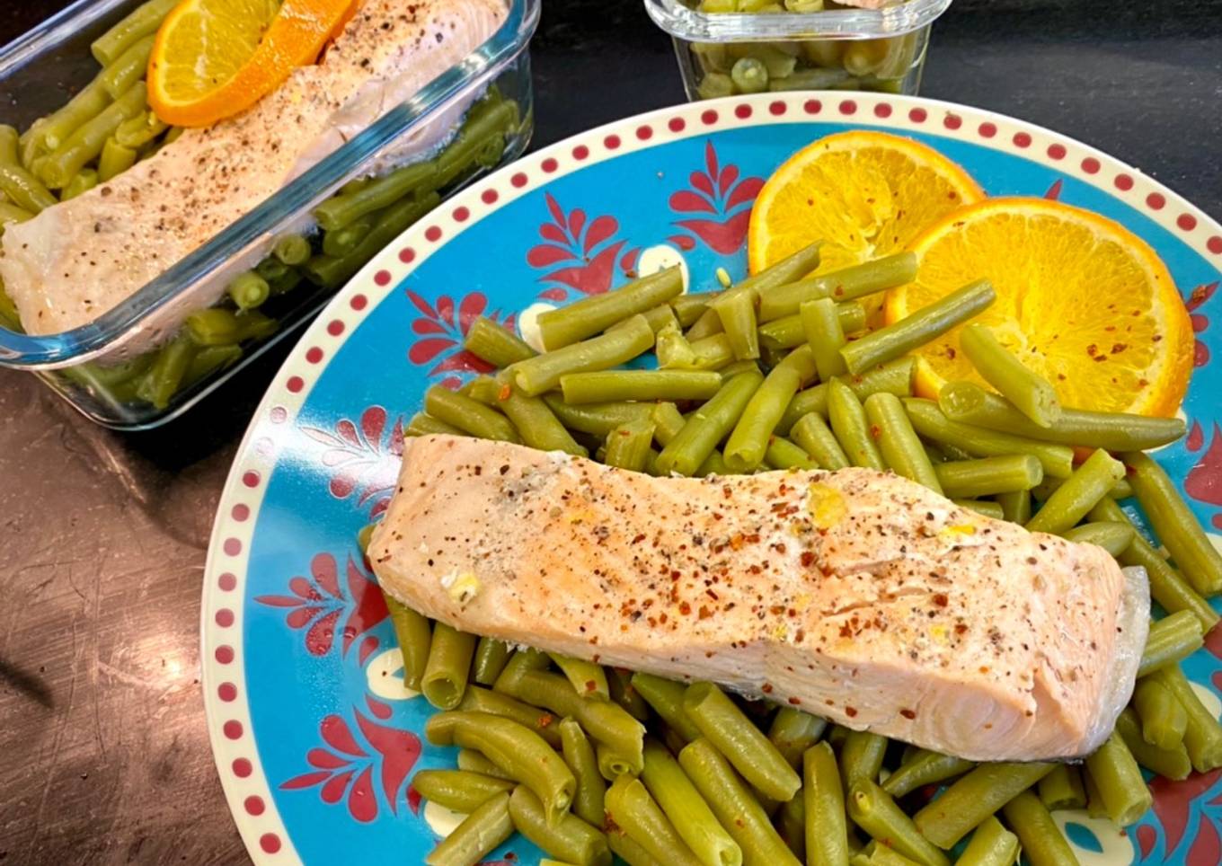 Salmón al vapor con naranja y judías verdes