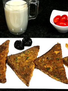 Una foto de Pan integral de centeno al curry -desayuno