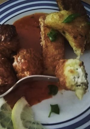 Foto di Crocchette di patate ripiene con crème fraîche alle erbe