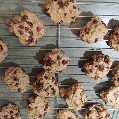 A picture of Peanut Butter Oatmeal Cookies.