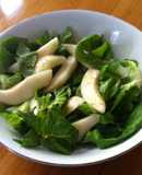 Ensalada de lechuga y pera
