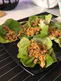 Tacos de lechuga con pollo asiático