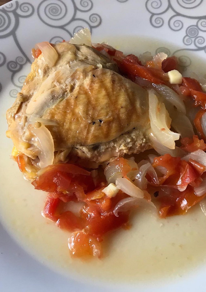 Una foto de Pollo a la vasca