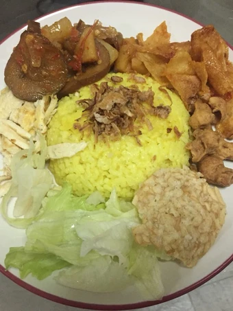 Cara Gampang Membikin Resep  Nasi Kuning rice cooker praktis wangiii yang Bikin Ngiler, Lezat Sekali