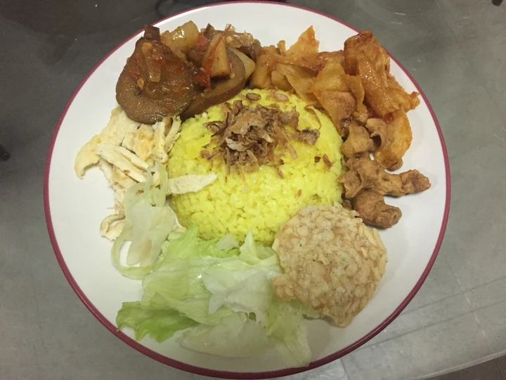 Cara Gampang Membikin Resep  Nasi Kuning rice cooker praktis wangiii yang Bikin Ngiler, Lezat Sekali