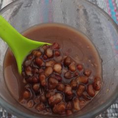 Bubur Kacang (sweet mung beans) A picture of Bubur Kacang (sweet mung beans).