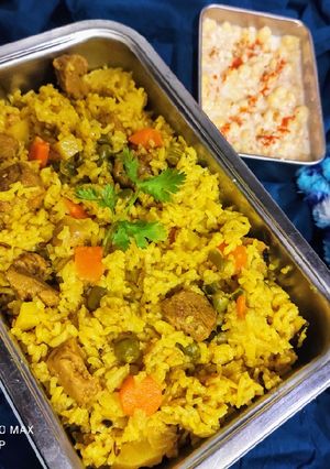 A picture of Veggie Soya Tehri.