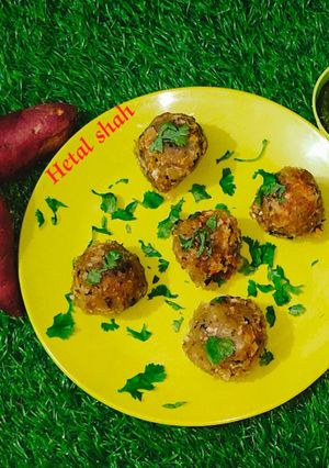 સ્વીટ પોટેટો બફવડા (Sweet Potato Buff Vada Recipe In Gujarati) રેસીપી મુખ્ય ફોટો