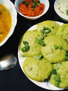 ગ્રીન પાલક ઈડલી રેસીપી મુખ્ય ફોટો