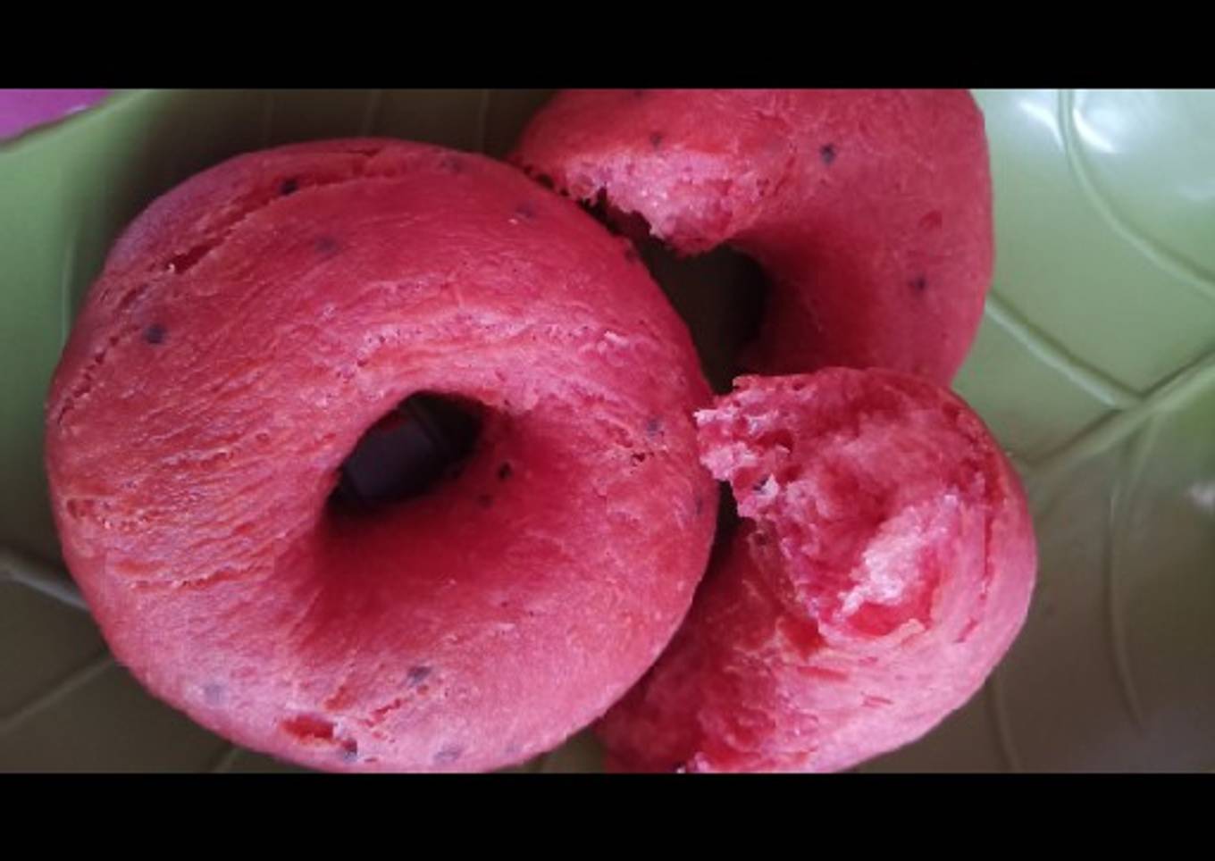 Donat Buah Naga