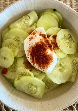 Une photo de Salade de concombre aigre-douce