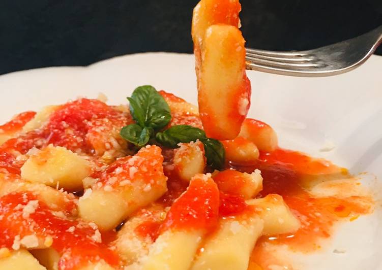 Simple Way to Prepare Any-night-of-the-week Gnocchi al pomodoro e basilico 🌿