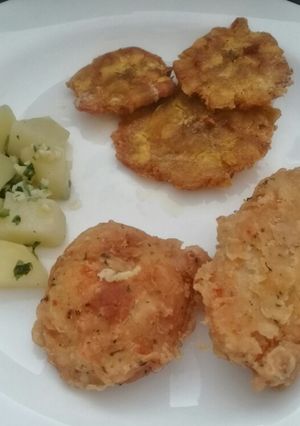 Una foto de Pollo empanizado
