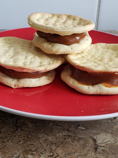 Una foto de Alfajores chilenitos