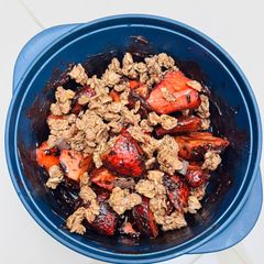 A picture of Strawberry Oats Granola.