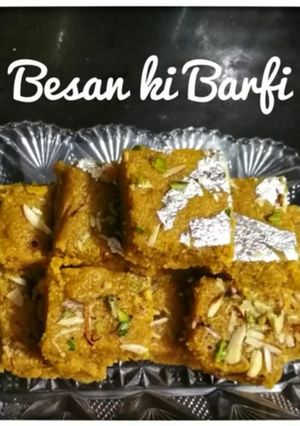 बेसन की बर्फी (Besan ki barfi recipe in Hindi) रेसिपी मुख्य फोटो