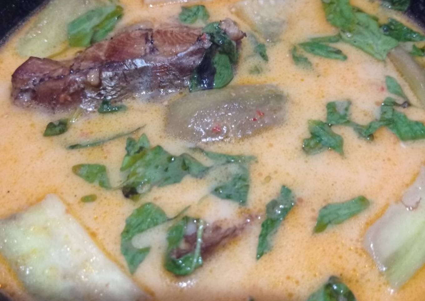 Mangut ikan pari