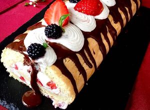 Foto principal de Brazo de reina con fresas y crema Mascarpone