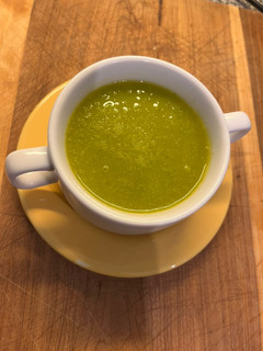 Una foto de Sopa de zapallito italiano y zanahoria. Sopera eléctrica