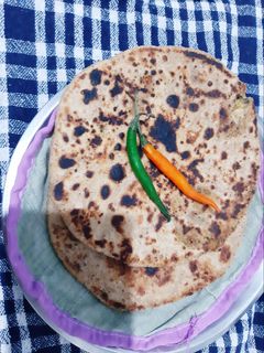 मसाला आलू पराठा (Masala aloo paratha recipe in Hindi) रेसिपी मुख्य फोटो