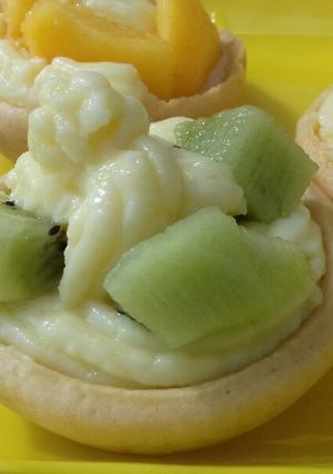 Foto di Cestini con crema e frutta
