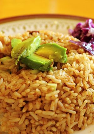 Una foto de Arroz frito con vegetales
