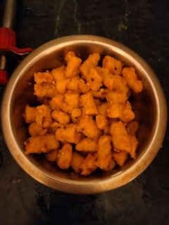 बेसन के गट्टे (Besan ke gatte recipe in Hindi) रेसिपी मुख्य फोटो