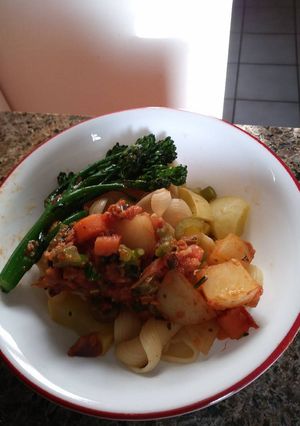 A picture of Louie's meatless Bolognese casserole: ).