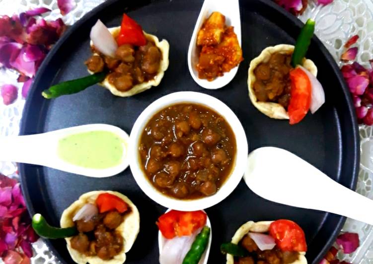 Chole Bhature Canapes