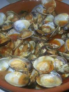 Una foto de Almejas a la marinera